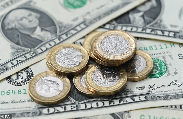 Das Pfund fiel gegenüber dem Dollar um mehr als einen Cent auf bis zu 1,2616 US-Dollar und gegenüber dem Euro um einen halben Cent auf 1,1676 Å