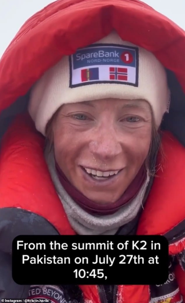 Kritiker warfen der norwegischen Bergsteigerin Kristin Harila (im Bild beim Feiern ihres K2-Aufstiegs) und ihrem Team vor, dass sie „mehr daran interessiert seien, Rekorde aufzustellen“, als einem sterbenden Sherpa zu helfen