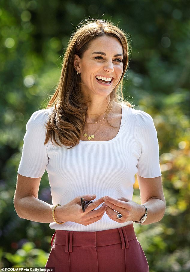 Laut Hello machte die 41-jährige Kate Middleton 2018 bei einem Besuch im Peter-Jones-Laden in London einen sehr nachvollziehbaren Fehler, als sie vergaß, einen wichtigen Gegenstand mitzubringen: Socken