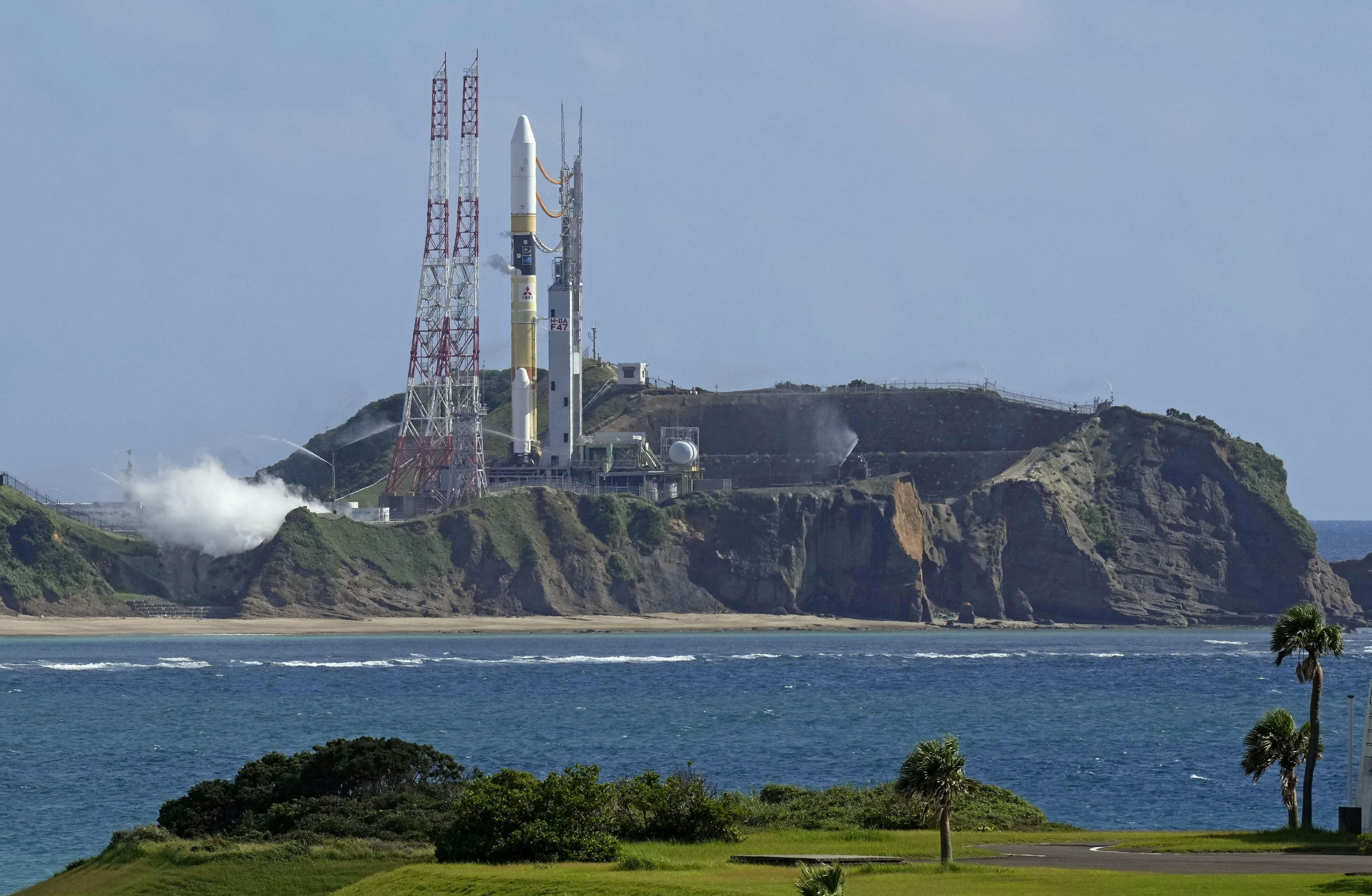 H-IIA Nr. 47 befindet sich auf der Startrampe im Tanegashima Space Center auf der südwestlichen Insel Tanegashima