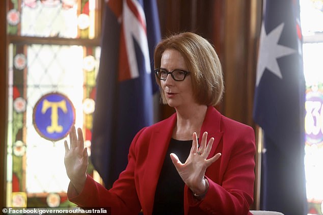 Australiens erste Premierministerin Julia Gillard (im Bild) gab eine weitschweifige, vierminütige Antwort auf die scheinbar einfache Frage: „Was ist eine Frau?“