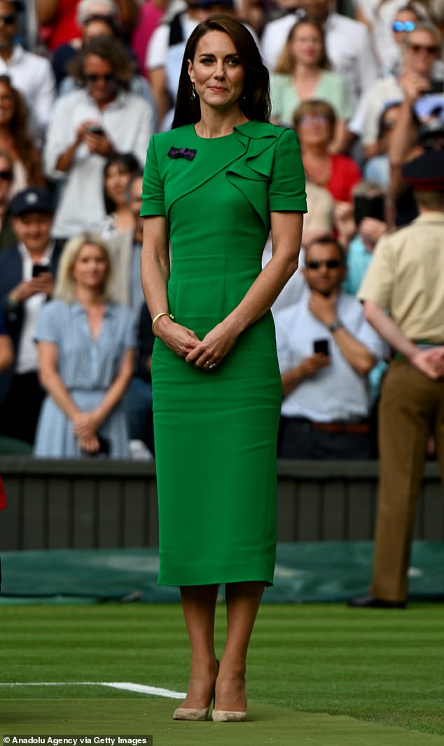 Der Prinzessin von Wales (im Bild beim Finale der Herren-Einzel in Wimbledon) wurden von König Charles drei neue militärische Rollen zugeteilt