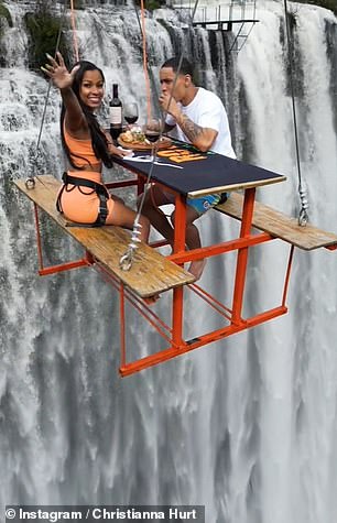 Ein US-Paar hat ein Video einer schwindelerregenden Mahlzeit geteilt, die es auf einem Picknicktisch in etwa 80 m Höhe über einem tosenden Wasserfall in Brasilien zu sich nahm