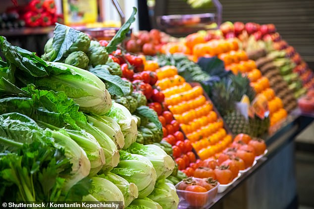 Die teilnehmenden Erwachsenen berichteten, dass sie durchschnittlich eine zusätzliche Portion Obst oder Gemüse pro Tag aßen, während die Aufnahme bei Kindern um eine viertel Tasse zunahm