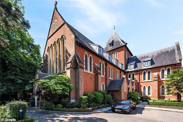 Die zum Verkauf stehende Immobilie im Nordwesten Londons für 2,95 Mio. £ bildet den Endabschnitt dieser umgebauten Kapelle