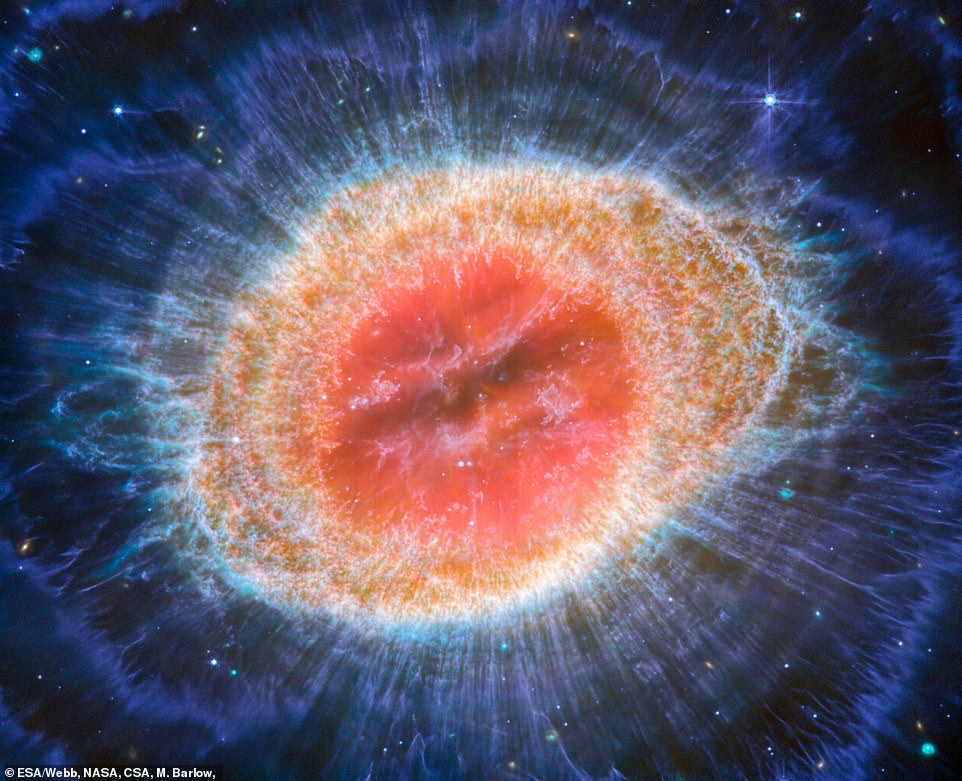 Wunderschön: Dieses beeindruckende Bild fängt die Endstadien des Lebens eines fernen Sterns ein – und bietet einen Vorgeschmack darauf, was in etwa 5 Milliarden Jahren mit unserer eigenen Sonne geschehen wird.  Es wurde vom MIRI (Mid-InfraRed Instrument) am James Webb-Weltraumteleskop der NASA aufgenommen