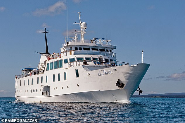Claudia schließt sich der Galapagos-Expeditionsyacht La Pinta für eine viertägige Kreuzfahrt um die Inseln an