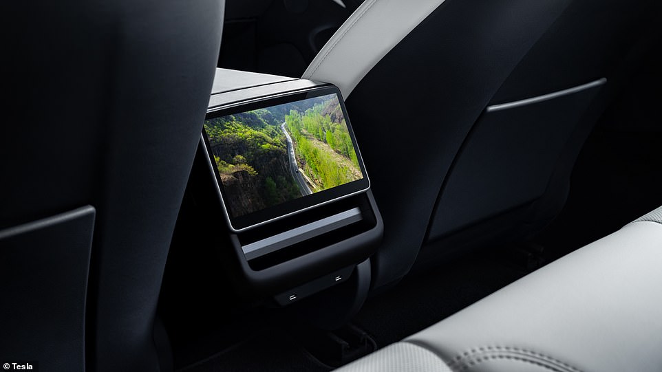 Passengers in the back now get their own 8-inch screen, which controls the climate and ventilation settings as well as the entertainment functions