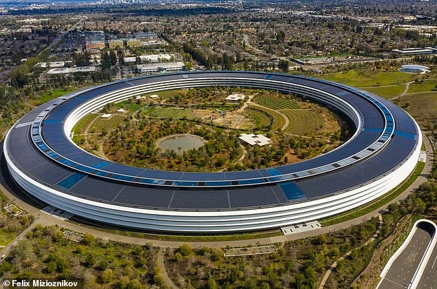 Das iPhone 15 wird am 12. September in einem Livestream vorgestellt, der von CEO Tim Cook im Apple Park, dem Firmensitz in Cupertino, Kalifornien, präsentiert wird (im Bild).