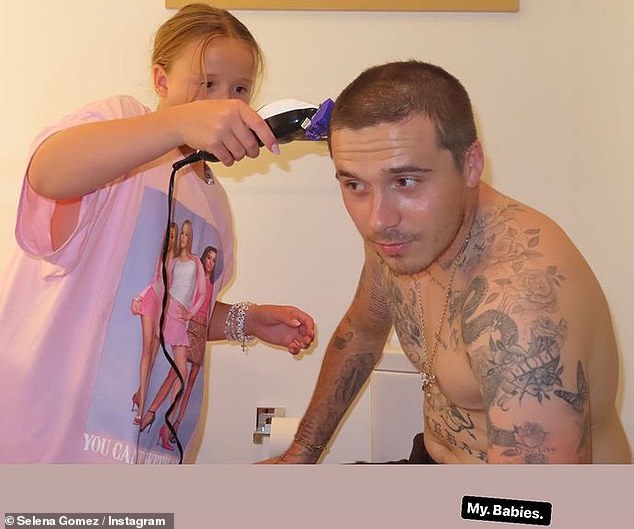 „Meine Babys“: Letzte Woche hat Selena ein herzerwärmendes Bild von Gracie und Nicola geteilt, die Brooklyn den Kopf rasieren
