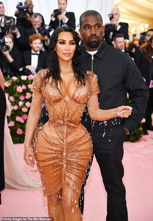 Kim Kardashian reichte im Februar 2021 nach sechsjähriger Ehe die Scheidung von West ein.  (Gemeinsam abgebildet bei der Met Gala 2019)