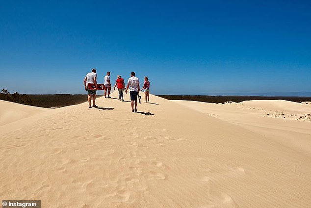 Kangaroo Island, eine Fahrt mit der Fähre von Adelaide entfernt, verzeichnete einen Anstieg der Millennial-Bevölkerung um 12,2 Prozent mit 82 neuen Millennials (im Bild sind Sandboarder auf den Sanddünen von Kangaroo Island).