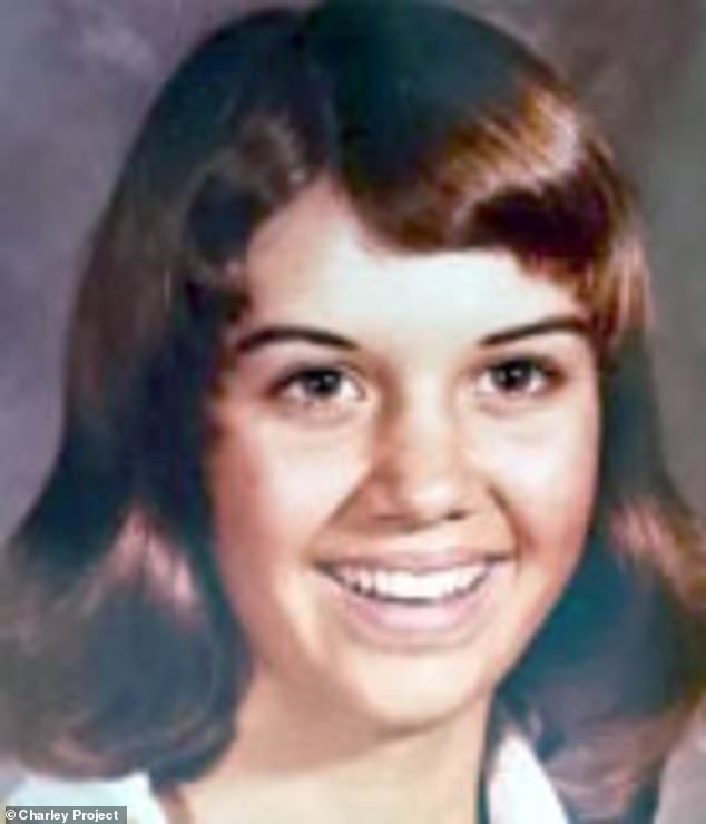 Im Bild: Cynthia Dawn Kinney, 16, die am 23. Juni 1976 vermisst wurde. Sie wurde zuletzt im Osage Laudromat gesehen, wo sie in Osage, Oklahoma, arbeitete.  Ermittler haben Rader zweimal zum Verschwinden der jungen Frau befragt