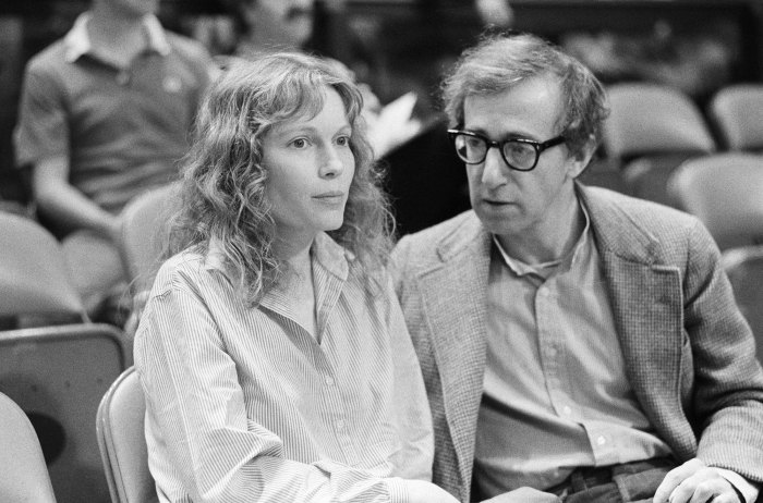 Woody Allen ist bereit, sich wieder mit Dylan und Ronan Farrow Mia zu verbinden