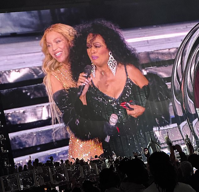 Wow!  Beyoncé feierte ihren 42. Geburtstag auf der Bühne mit einem besonderen Überraschungsgast, der die Bühne betrat, um ihr „Happy Birthday“ zu singen: Diana Ross