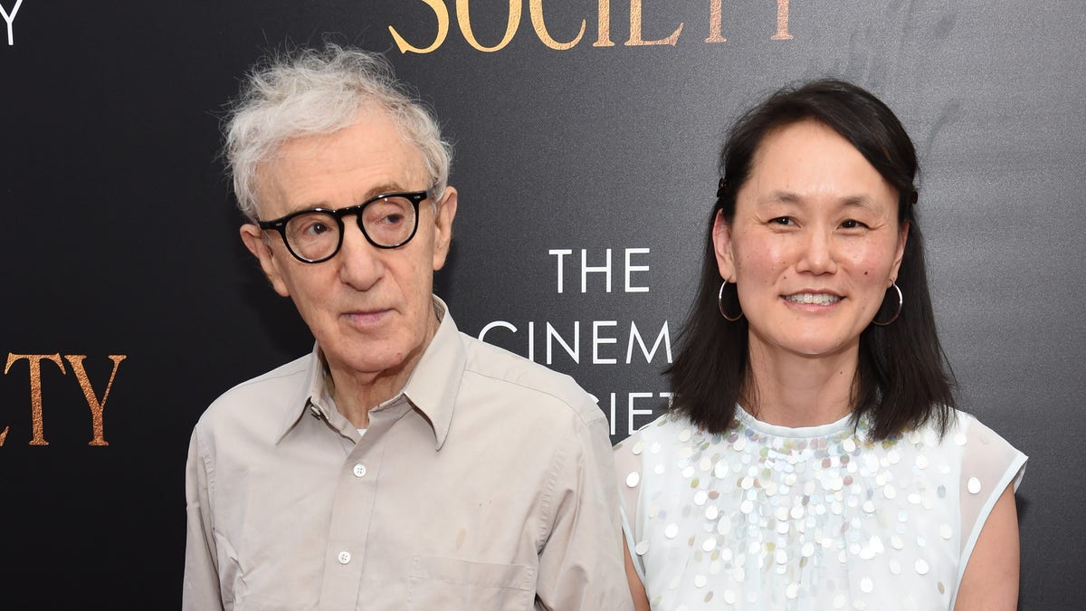 Woody Allen und Soon-Yi Previn posieren zusammen