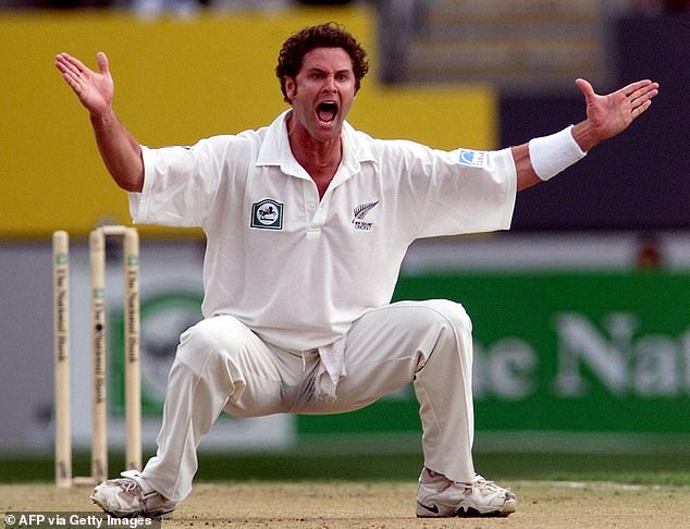 Der ehemalige Allrounder Cairns gilt als einer der besten Cricketspieler seines Landes