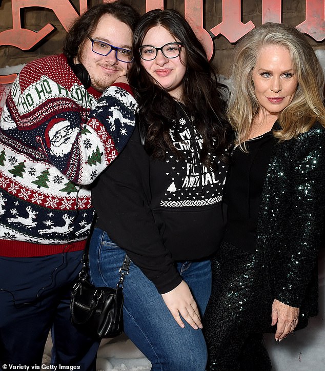 Beverlys Kinder Anton James Pacino und Olivia Pacino bei einer Filmpremiere mit ihr letzten November