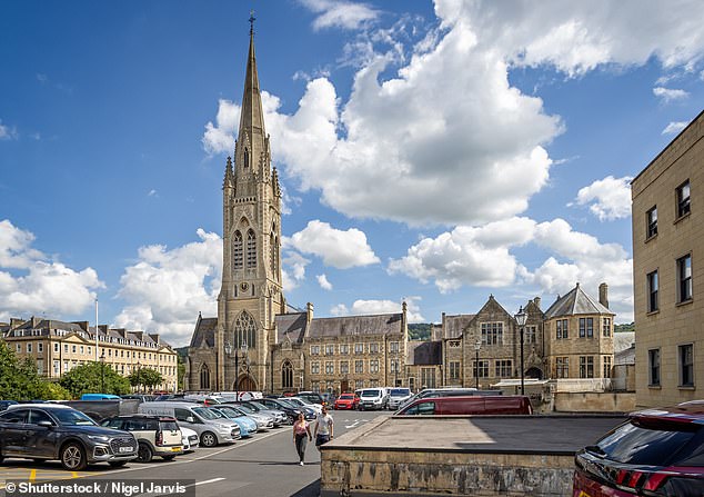 Insider haben gewarnt, dass die Gebühren – einschließlich der höchsten Sätze für nicht im Vereinigten Königreich zugelassene Fahrzeuge – negative Auswirkungen auf die wichtigsten Touristenattraktionen von Bath, wie die Abtei, haben könnten