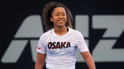 Inside-Tennis-Pro-Naomi-Osaka's-Healthy-Day