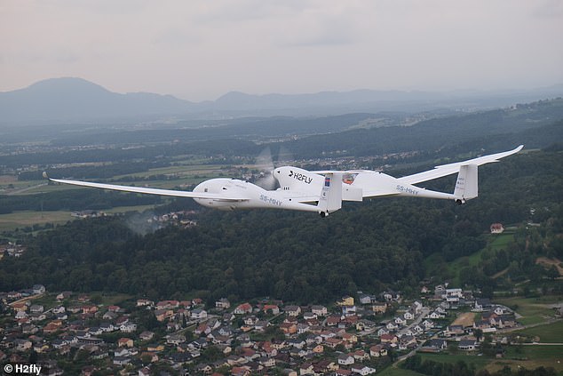 Das Wasserstoffflugzeug (oben) startete in Maribor in Slowenien und „sah während mehrerer Flugtests einen sicheren und effizienten Betrieb durch“.