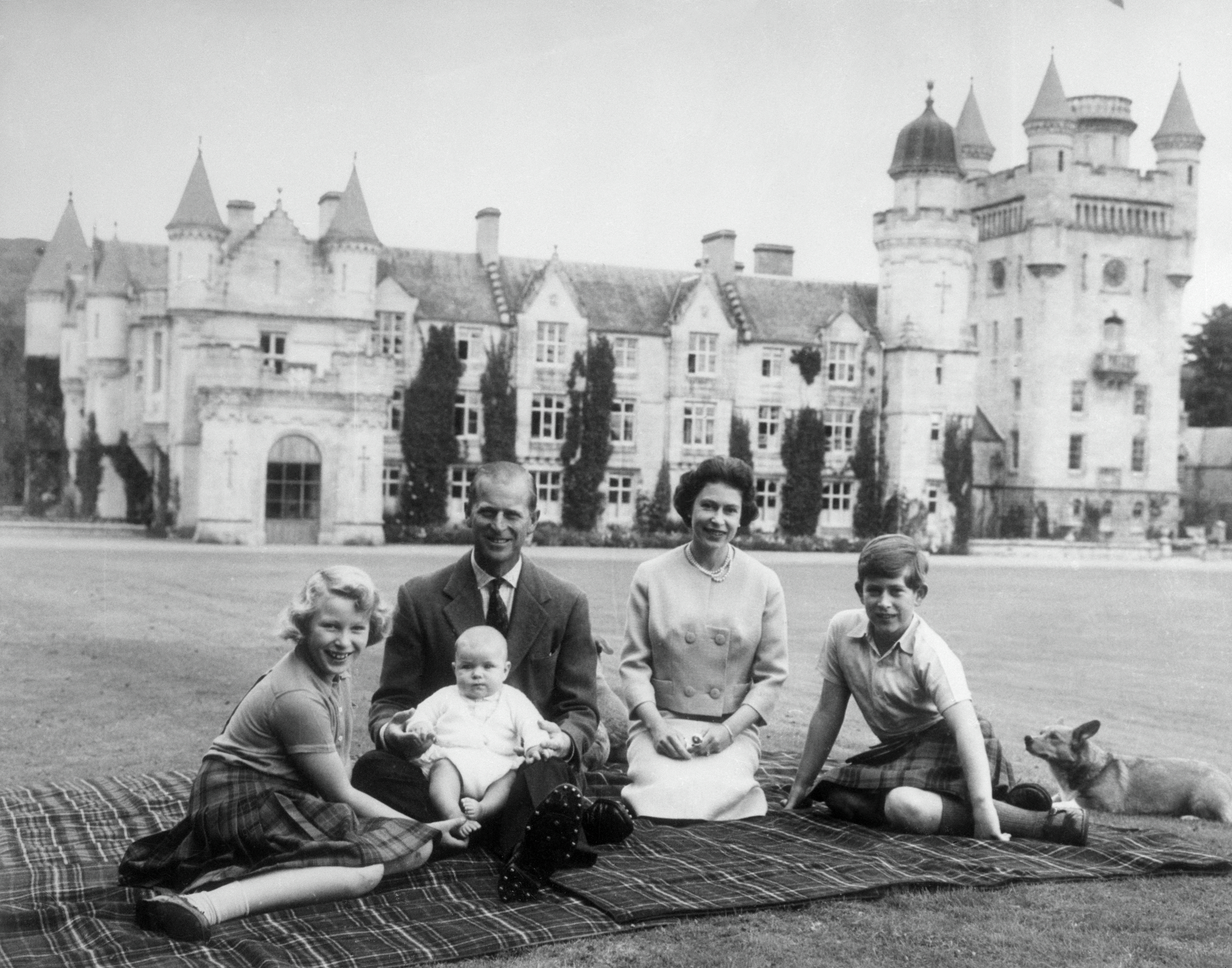 Die Königin, Prinz Philip und Charles, Anne und Andrew im Jahr 1960.