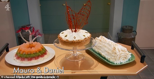 Mauro und Daniel stellten einen Baked Alaska mit Rhabarber und Sternanis her, während eine Zitronen-Limetten-Chiffon-Füllung den Mittelpunkt ihres Chiffon-Kuchens bildete