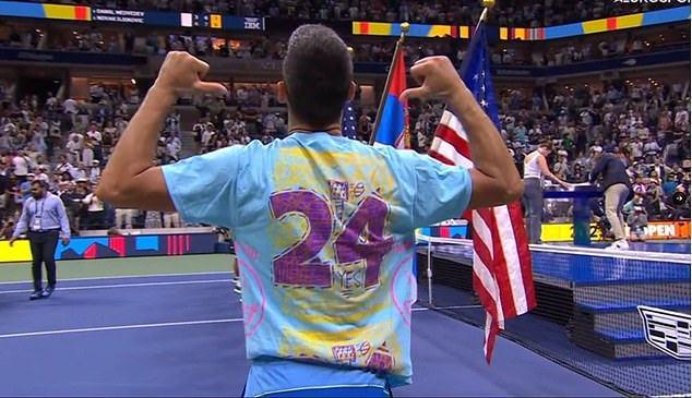 Der 36-jährige Djokovic zeigte die letzte Trikotnummer, die Bryant während seiner Hall of Fame-Karriere trug