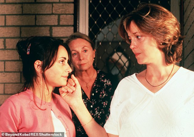 Greta verkörperte Pias beschützende Mutter Christina Alibrandi in „Auf der Suche nach Alibrandi“.