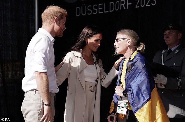 Der Herzog und die Herzogin von Sussex trafen sich am Samstag mit der ukrainischen Sportlerin Yulia Paievska, um ihr eine Medaille zu überreichen
