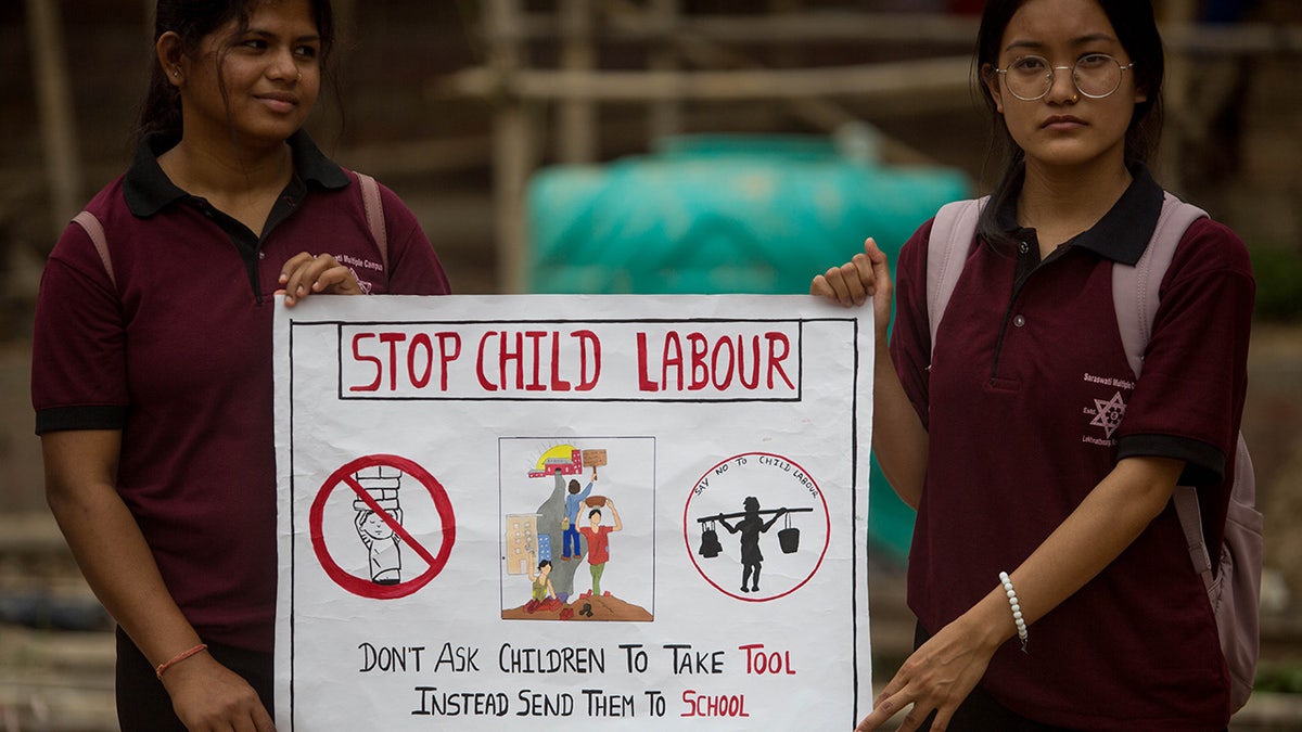 Nepal stoppt Kinderarbeitsschilder