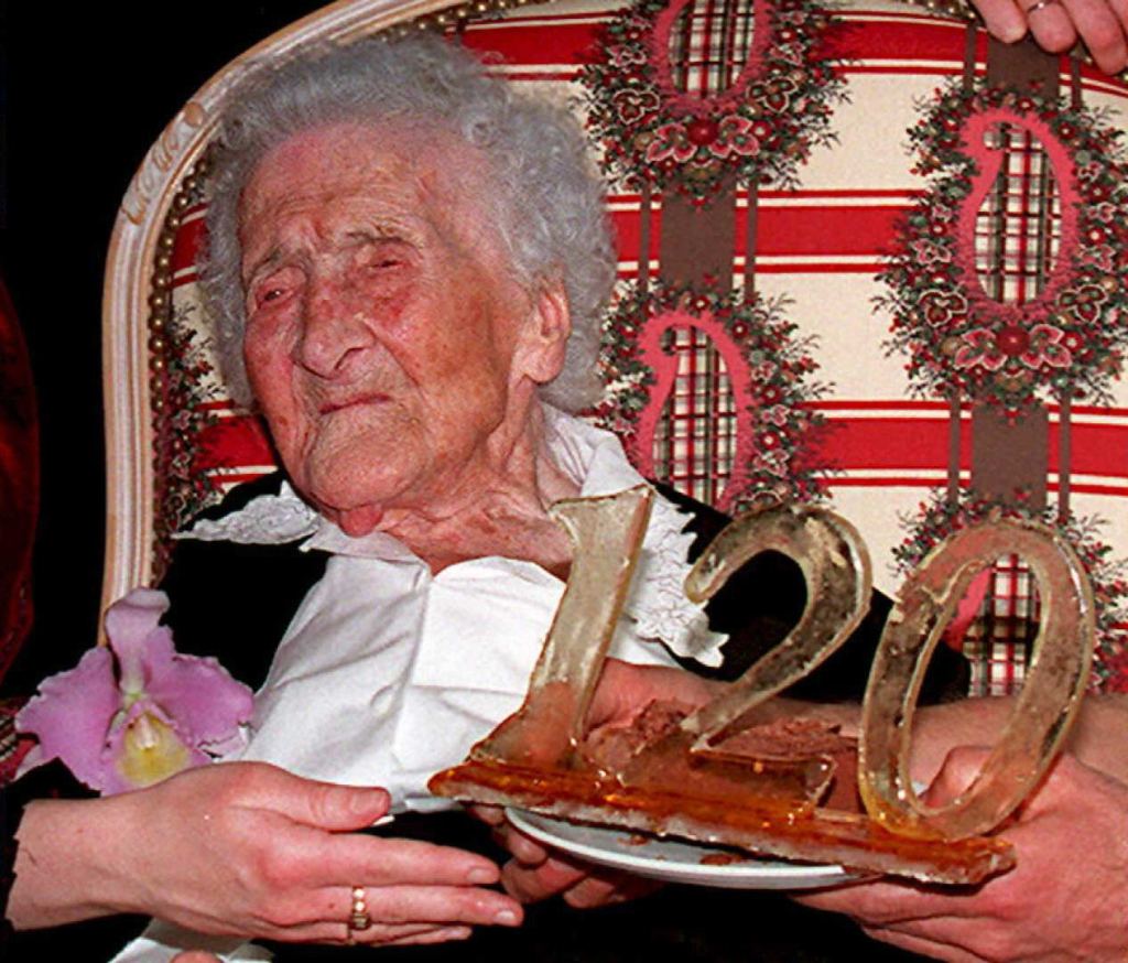 Jeanne Calment feiert ihren 120. Geburtstag.