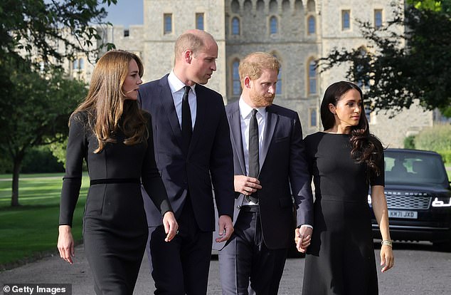 Die Kluft zwischen Prinz Harry und Prinz William kam erstmals 2019 zutage, als sie bestätigten, dass sie „unterschiedliche Wege“ im Leben eingeschlagen hatten