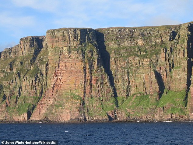 Das Team hat seine Quellensuche nun auf den Norden Großbritanniens ausgeweitet, in der Hoffnung, eine ähnliche Geologie bis nach Caithness und sogar auf den schottischen Orkney-Inseln zu finden.  (Im Bild: Orcadian Basin bei St. John's Head)