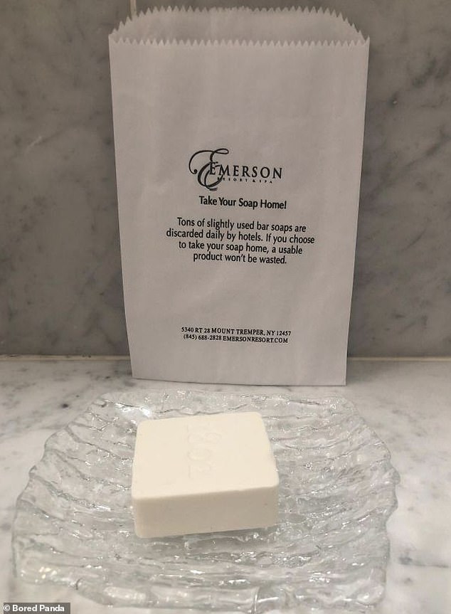 Schaum, eine gute Idee!  Ein New Yorker Hotel forderte seine Gäste auf, das Stück Seife mit nach Hause zu nehmen, da „leicht benutzte Stücke täglich weggeworfen werden“.