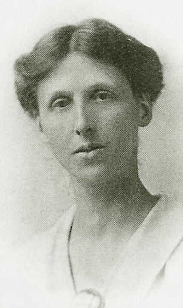 Kate¿s great-grandmother Olive grew up to become a renowned society beauty and married one Noel Middleton, a successful solicitor descended from a long legal dynasty, in 1914. He went on to become a director of the textiles mill
