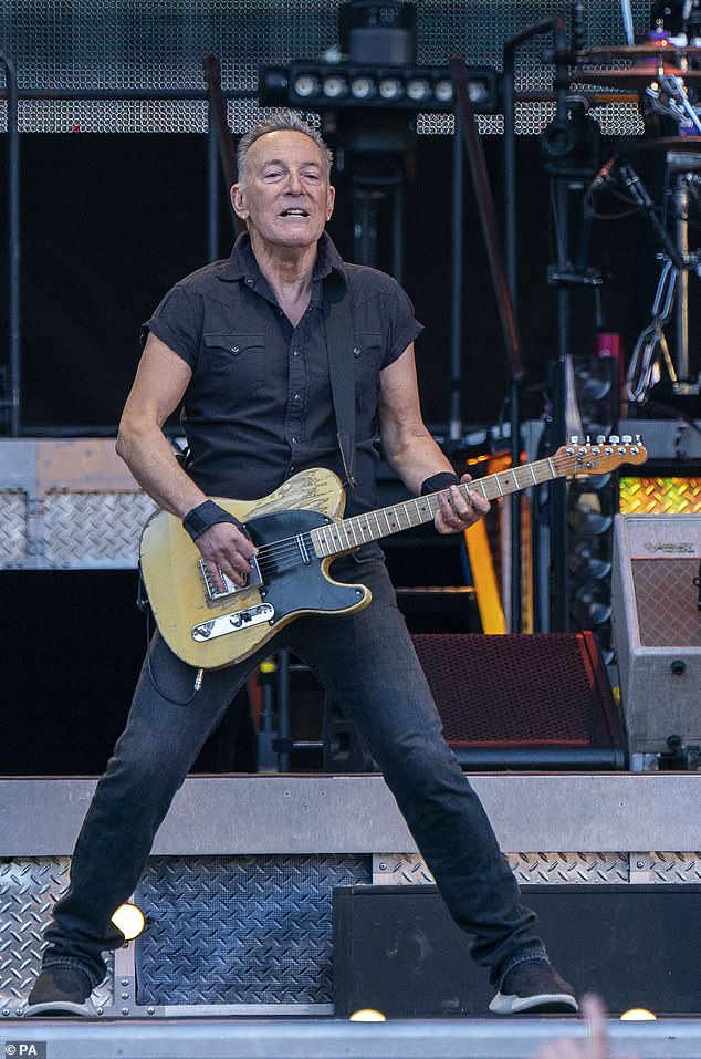 Sing es!  Bruce ist für seine neueste Tournee, die Springsteen and E Street Band 2023 Tour, um die Welt gereist.  abgebildeter Mai in Edinburgh