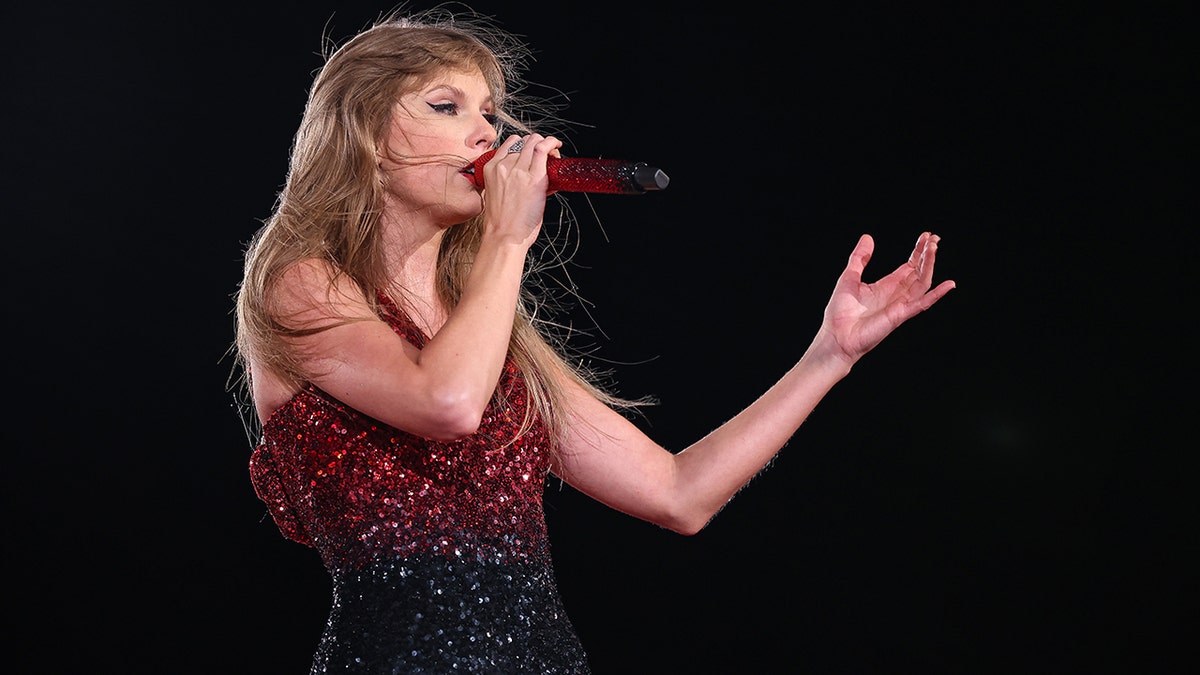 Taylor Swift auf der Bühne während der Eras Tour