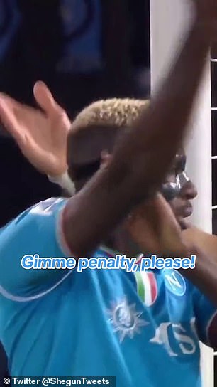 Napoli veröffentlichte Videos auf seinem TikTok, in denen Osimhen offenbar verspottet wurde, weil er beim torlosen Unentschieden am Sonntag gegen Bologna einen Elfmeter gefordert und anschließend den Elfmeter verfehlt hatte