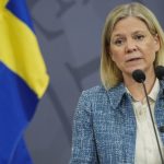 Schwedens ehemaliger Ministerpräsident ist offen für den Einsatz des Militärs zur Bekämpfung von Bandengewalt