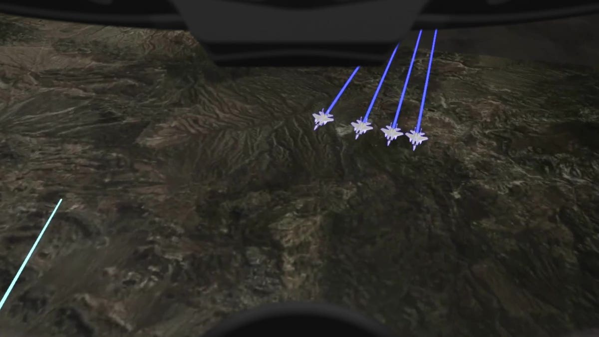 Ein Blick auf Augmented-Reality-Flugzeuge, die mit einem Red-6-Helm fliegen