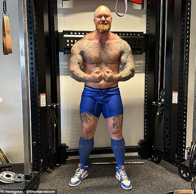 Björnsson ist fast nicht wiederzuerkennen, da er in seiner Zeit als starker Mann unglaubliche 50 kg abgenommen hat