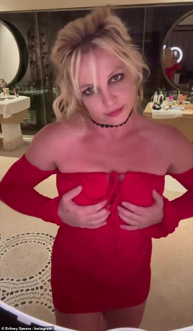 Sich selbst zum Ausdruck bringen: Spears hat am Dienstag auf ihrem Instagram-Account ein heißes Video geteilt, in dem sie tanzt