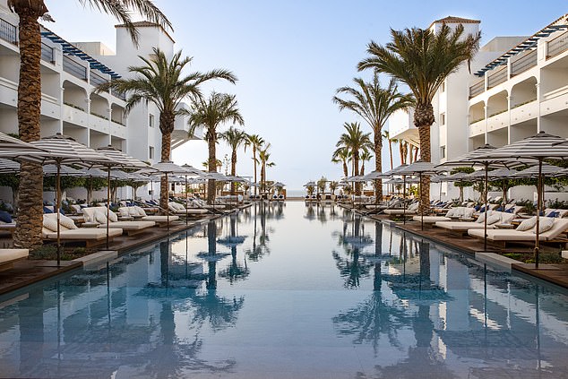 Mark Porter übernachtet im METT Hotel & Beach Resort an der „New Golden Mile“, einem 18 Meilen langen Sandstrand zwischen Marbella und Estepona