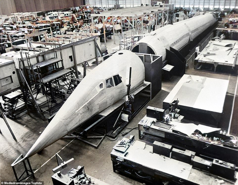 Dieses Bild eines Concorde-Modells wurde im August 1963 auf dem britischen Fabrikgelände für das Überschallflugzeug in Filton, nördlich von Bristol, aufgenommen
