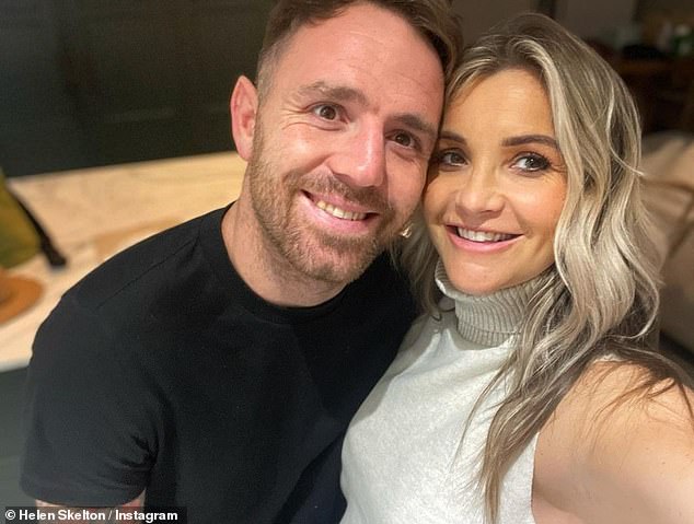 Es ist offiziell: Es kommt nur eine Woche, nachdem Helen sich offiziell von ihrem Rugbyspieler-Ehemann Richie Myler scheiden ließ, 16 Monate nach ihrer vielbeachteten Trennung