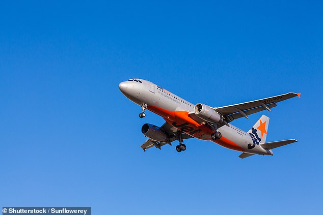 Ein Jetstar-Flug musste umkehren, nachdem ein Passagier auf dem Flug angeblich widerspenstig geworden war