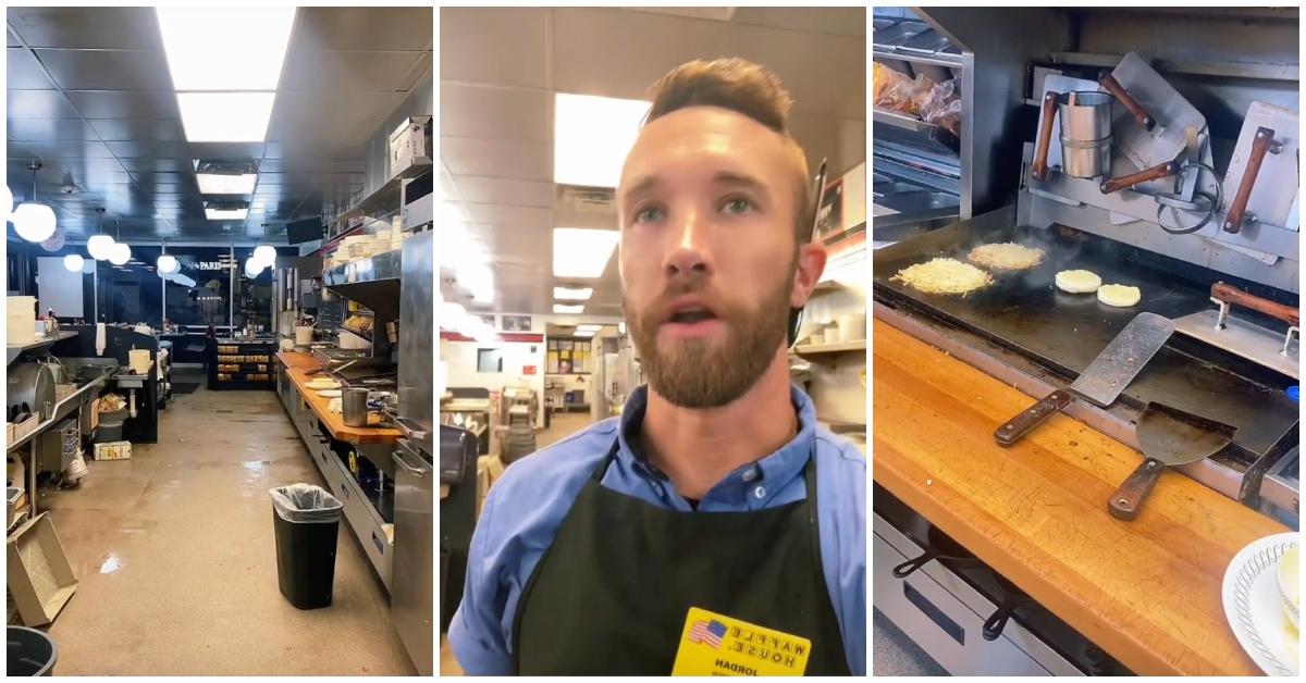 Ein Waffle House-Mitarbeiter ist alleine bei der Arbeit und muss als Kellner und Koch arbeiten