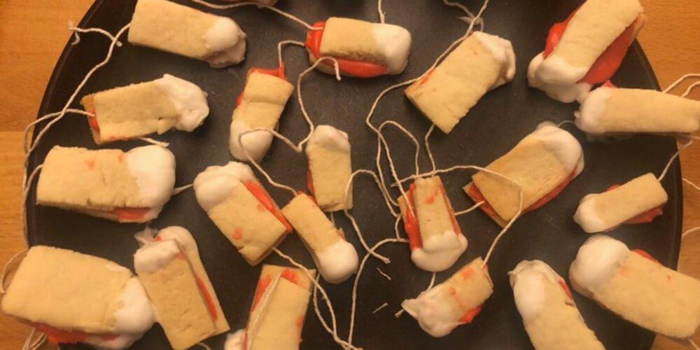 Siebtklässler machen "Tampon-Kekse" für einen Schulleiter, der sich weigerte, Tampons in die Toiletten der Schule zu legen
