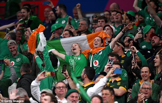 Irlands Fans sangen ein Lied von The Cranberries, als sie am Samstag bei der Rugby-Weltmeisterschaft in Paris einen berühmten Sieg über Südafrika feierten